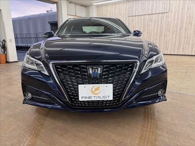 TOYOTA CROWN sedan hybrid 4WD 2018