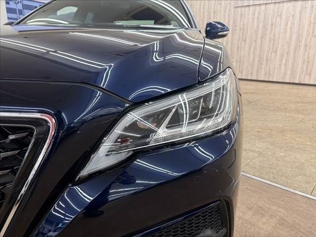 TOYOTA CROWN sedan hybrid 4WD 2018