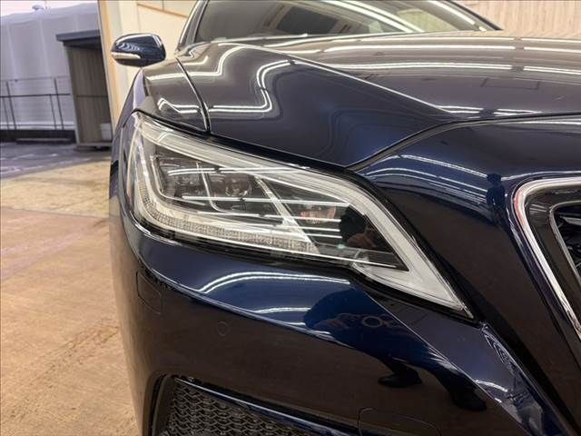 TOYOTA CROWN sedan hybrid 4WD 2018