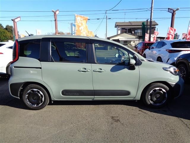 TOYOTA SIENTA HYBRID 2023