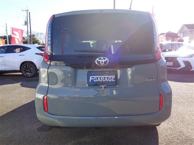 TOYOTA SIENTA HYBRID 2023