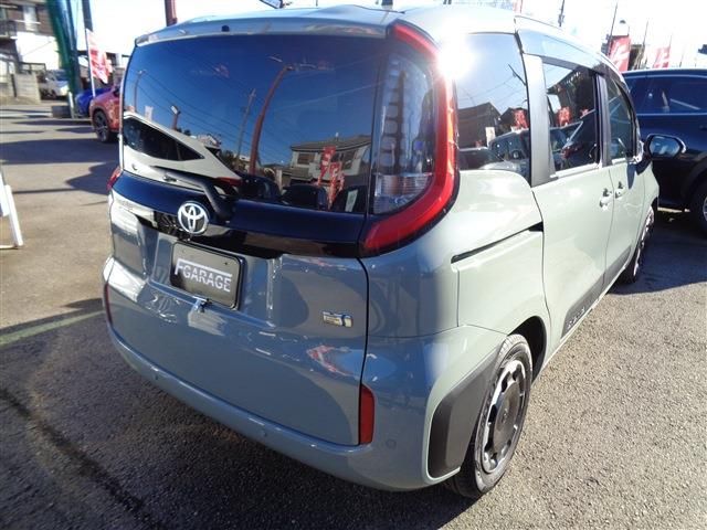 TOYOTA SIENTA HYBRID 2023