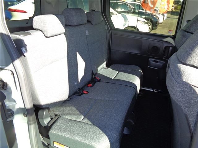 TOYOTA SIENTA HYBRID 2023