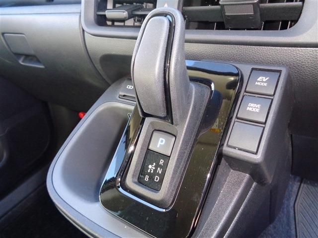 TOYOTA SIENTA HYBRID 2023