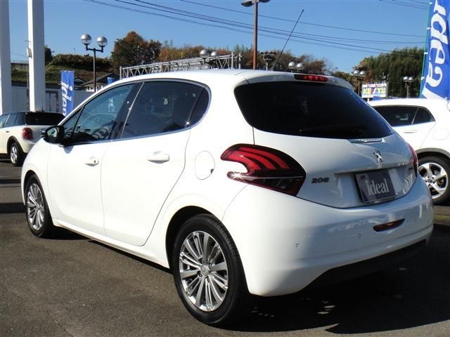 PEUGEOT PEUGEOT 208 2016