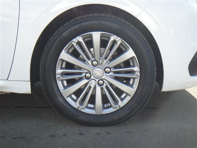 PEUGEOT PEUGEOT 208 2016