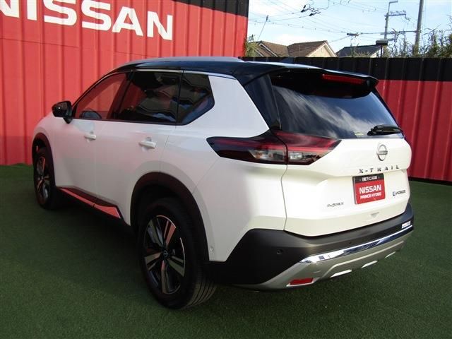 NISSAN X-TRAIL HYBRID 4WD 2025