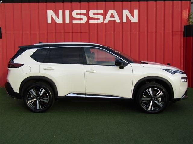 NISSAN X-TRAIL HYBRID 4WD 2025