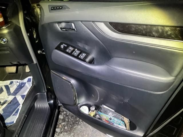 TOYOTA VELLFIRE 2019