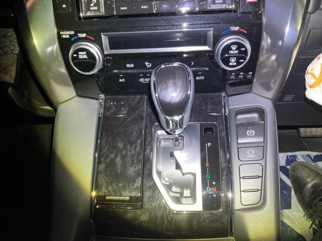 TOYOTA VELLFIRE 2019