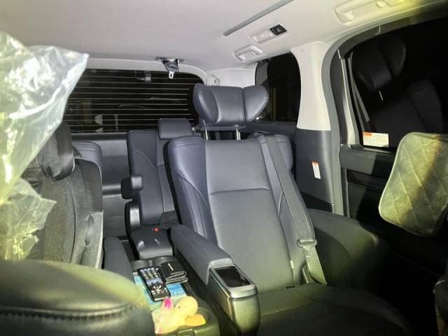 TOYOTA VELLFIRE 2019