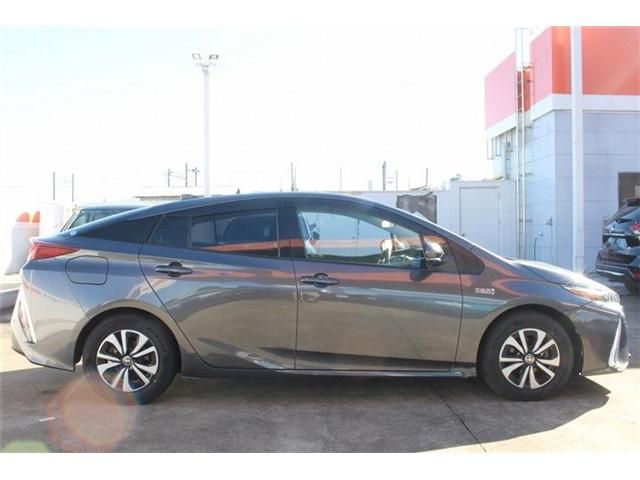 TOYOTA PRIUS PHV 2017