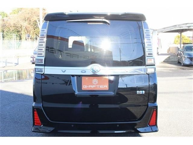 TOYOTA VOXY HYBRID 2019