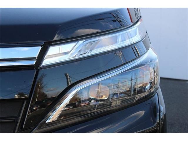 TOYOTA VOXY HYBRID 2019