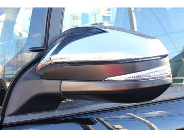 TOYOTA VOXY HYBRID 2019