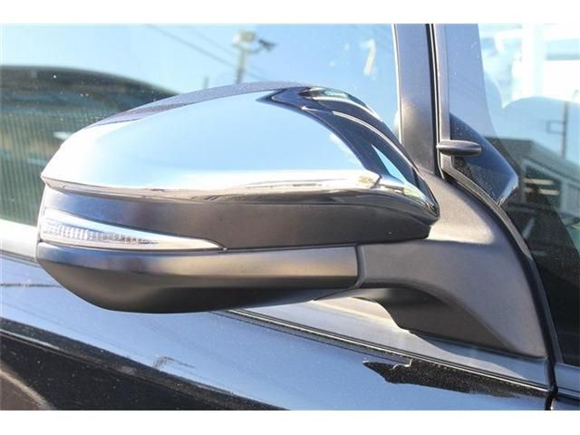 TOYOTA VOXY HYBRID 2019