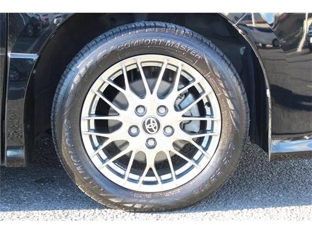 TOYOTA VOXY HYBRID 2019