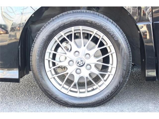 TOYOTA VOXY HYBRID 2019