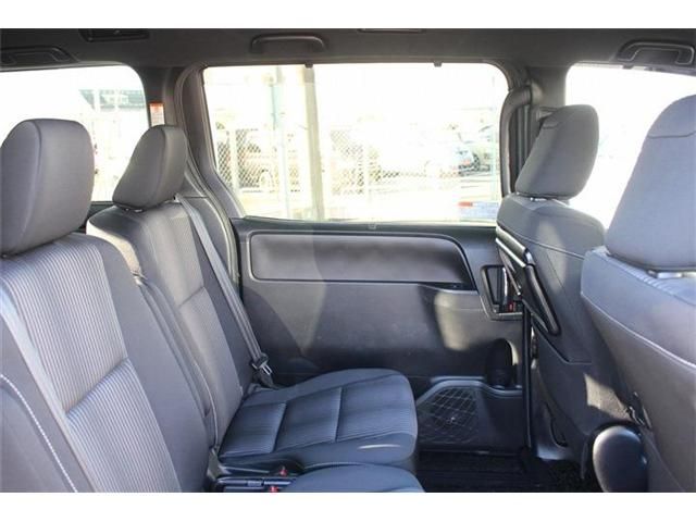 TOYOTA VOXY HYBRID 2019