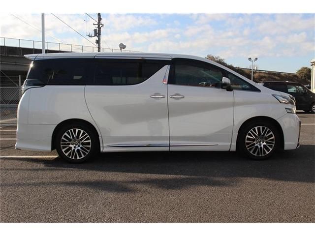 TOYOTA VELLFIRE 2015