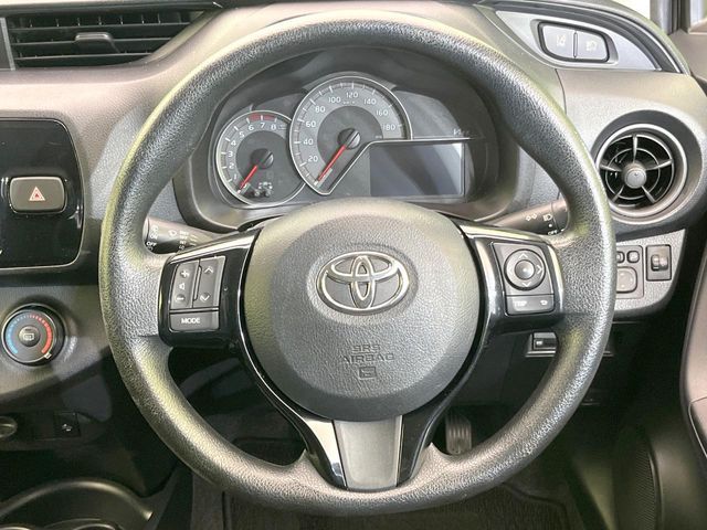 TOYOTA VITZ 2017