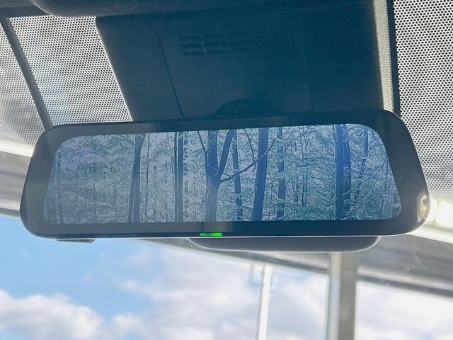 TOYOTA VOXY HYBRID 2025