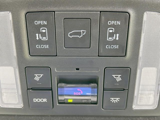 TOYOTA VOXY HYBRID 2025