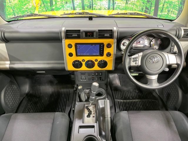 TOYOTA FJ CRUISER 4WD 2015