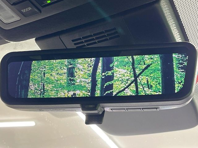 TOYOTA NOAH HYBRID 2025