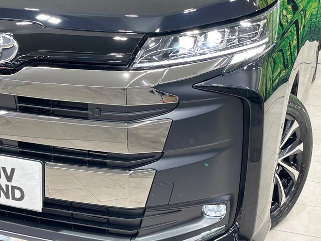 TOYOTA NOAH HYBRID 2025