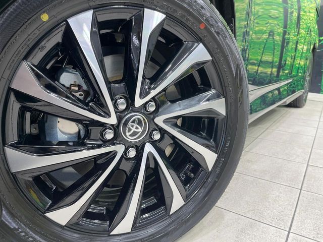 TOYOTA NOAH HYBRID 2025