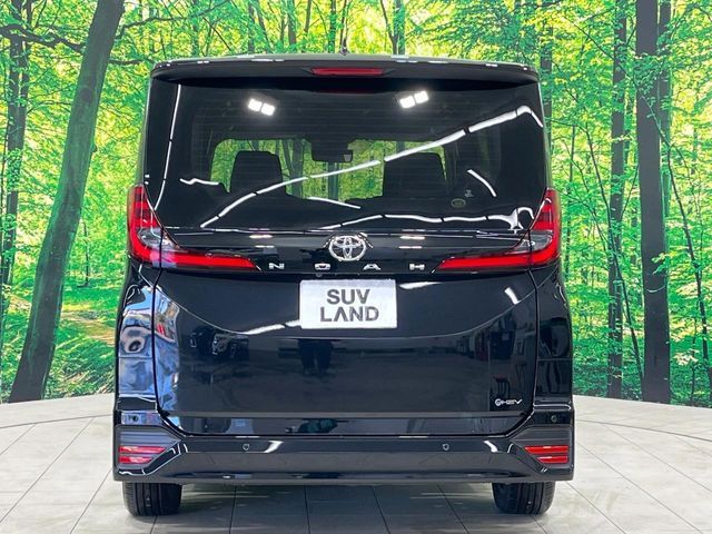 TOYOTA NOAH HYBRID 2025