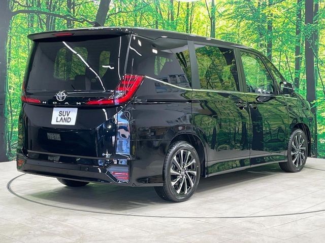 TOYOTA NOAH HYBRID 2025
