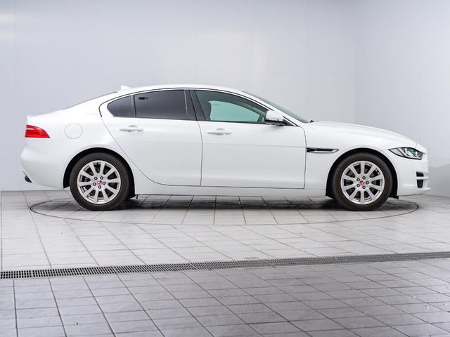 JAGUAR JAGUAR XEseries 2016