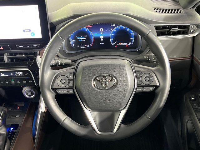 TOYOTA HARRIER 2WD 2022