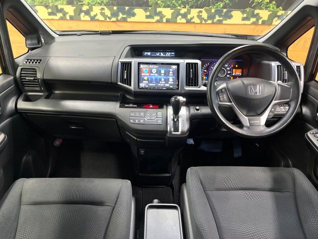 HONDA STEPWAGON SPADA 2012