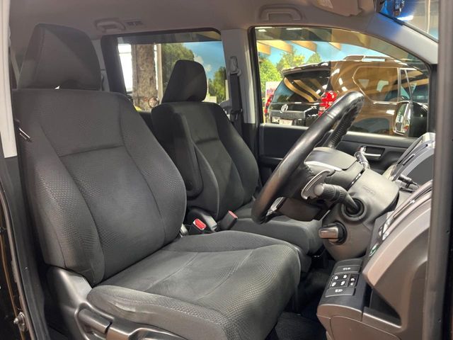 HONDA STEPWAGON SPADA 2012