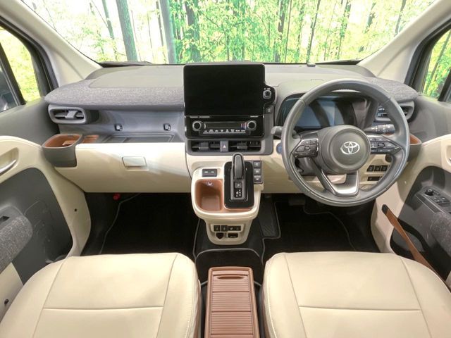 TOYOTA SIENTA HYBRID 2023