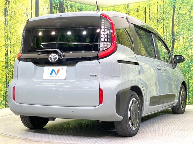 TOYOTA SIENTA HYBRID 2023