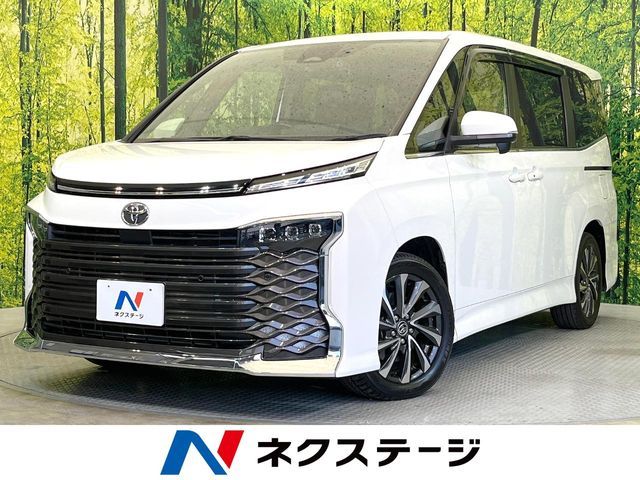 TOYOTA VOXY 2022