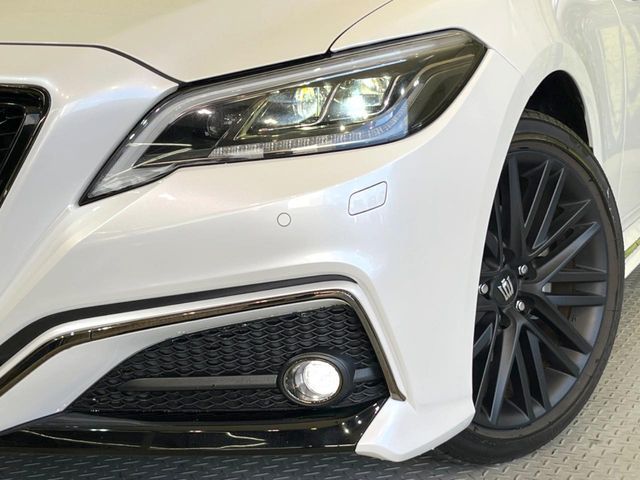 TOYOTA CROWN sedan hybrid 2022