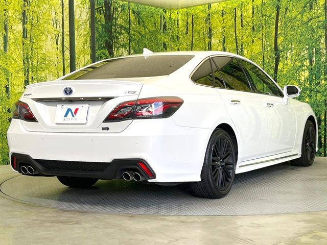 TOYOTA CROWN sedan hybrid 2022