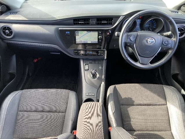 TOYOTA AURIS HYBRID 2016
