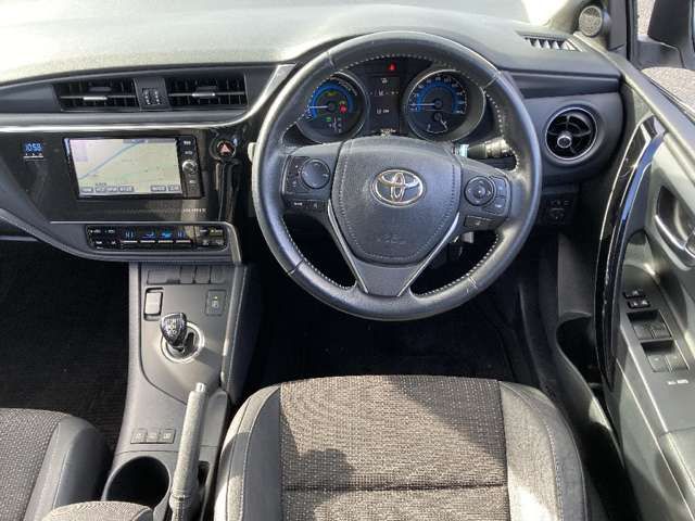 TOYOTA AURIS HYBRID 2016