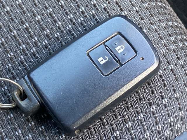 TOYOTA AURIS HYBRID 2016