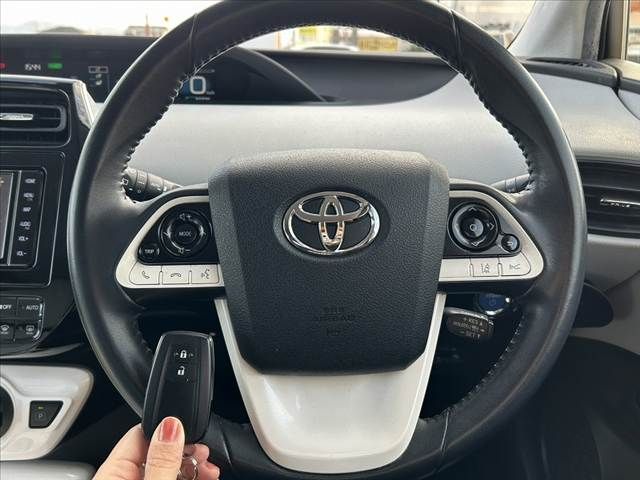 TOYOTA PRIUS 2018