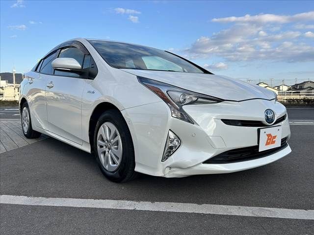 TOYOTA PRIUS 2018
