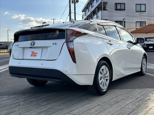 TOYOTA PRIUS 2018