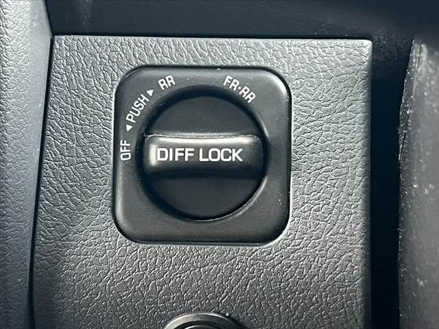 TOYOTA LANDCRUISER 70 2024