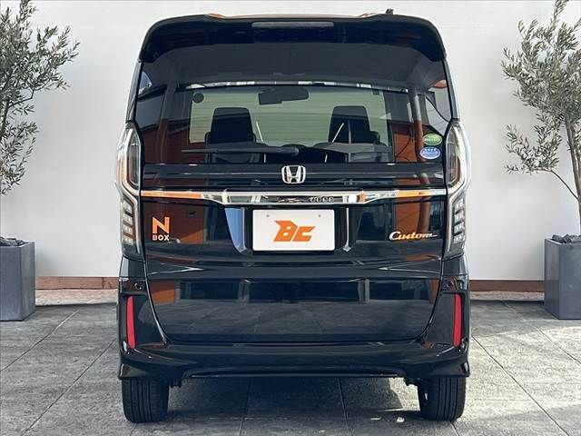 HONDA N BOX CUSTOM 2017